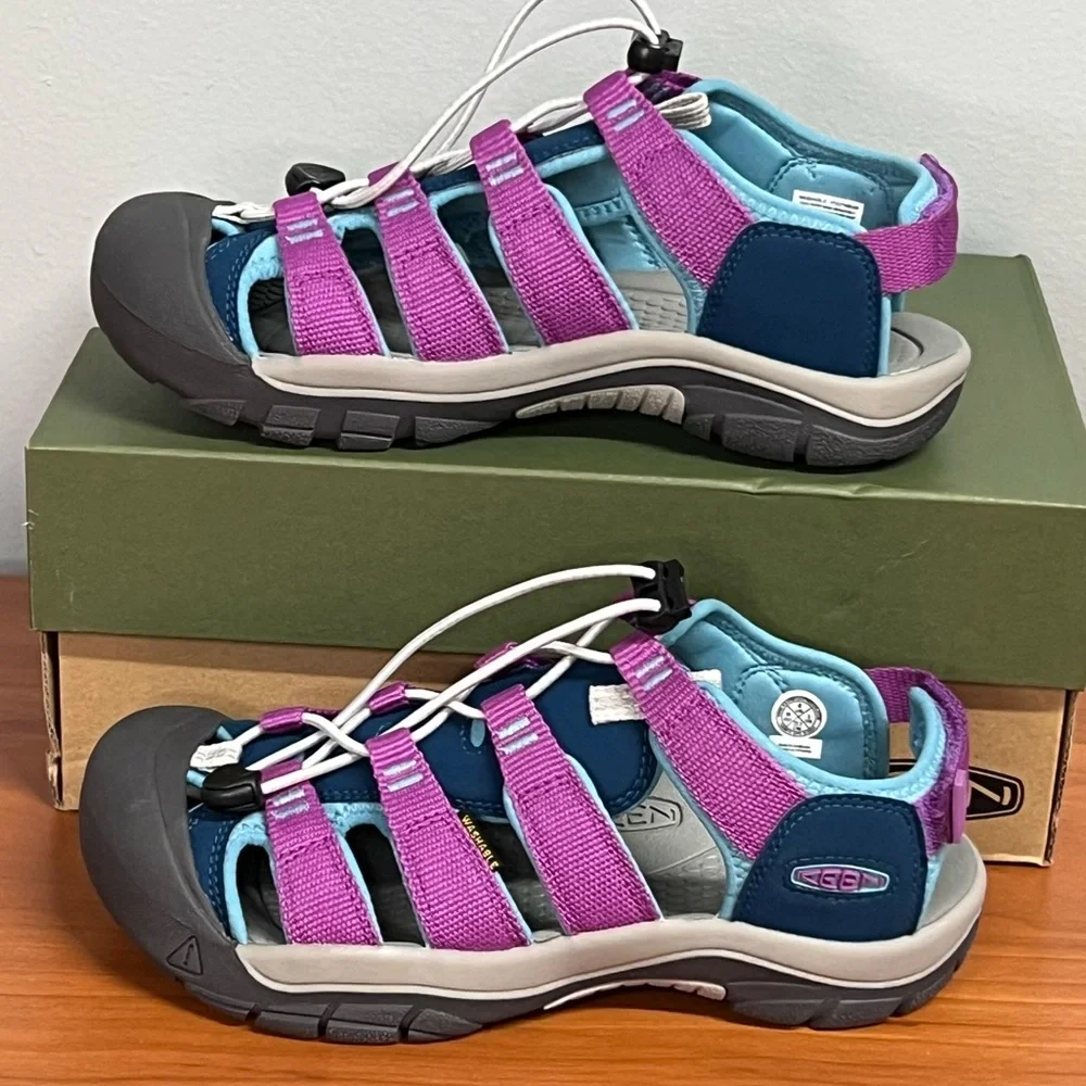 NIB Keen Big Kids' Newport Boundless Pink and Blue Closed Toe Sandals Sz 4